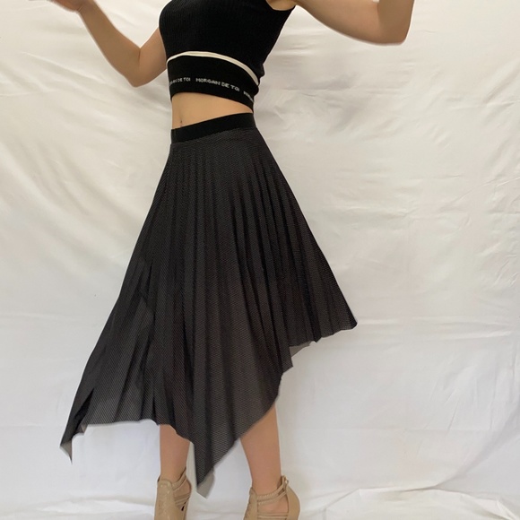 Aviù Pleated Maxi Black Skirt~Italy~44 asymmetrical lightweight black white NWT - Picture 1 of 17